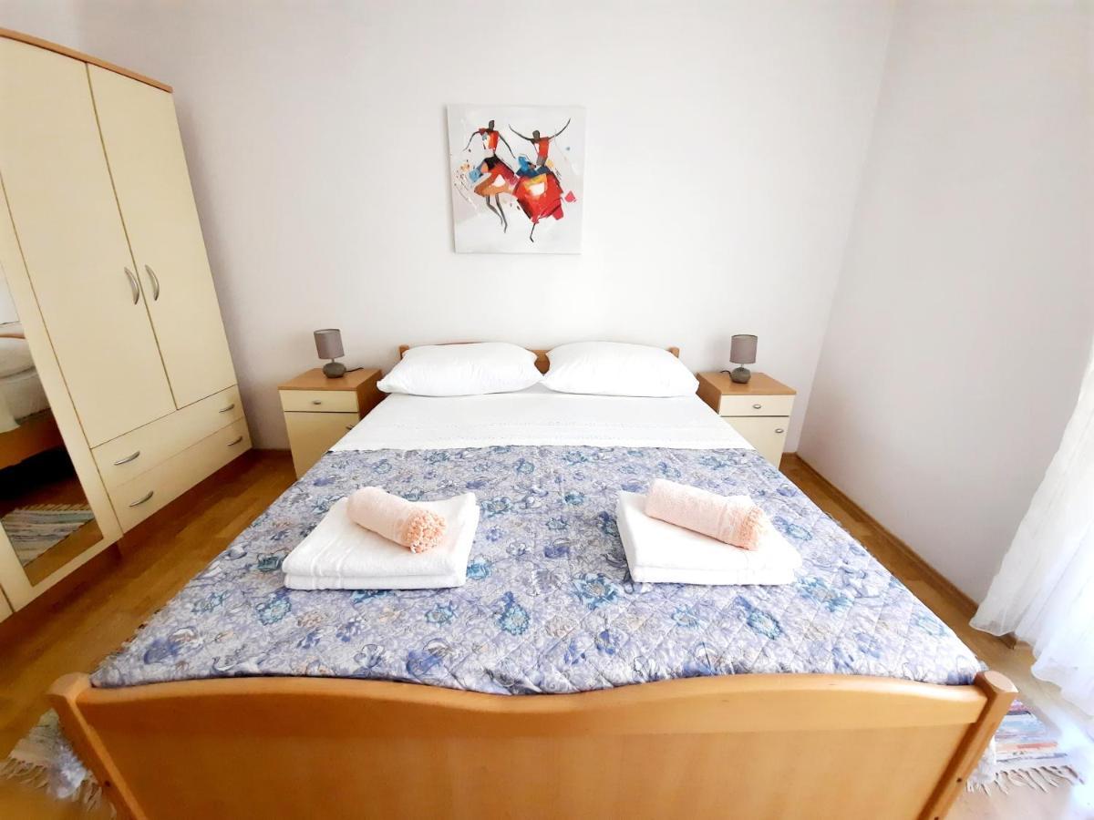 Lovely 3-Bedroom Apartment With Breathtaking View Dugi Rat Exterior photo