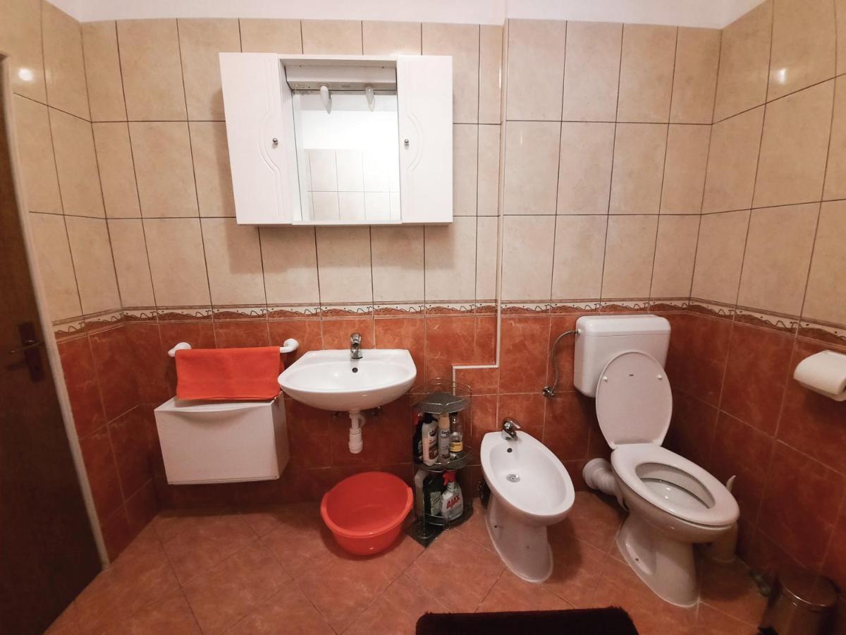Lovely 3-Bedroom Apartment With Breathtaking View Dugi Rat Exterior photo
