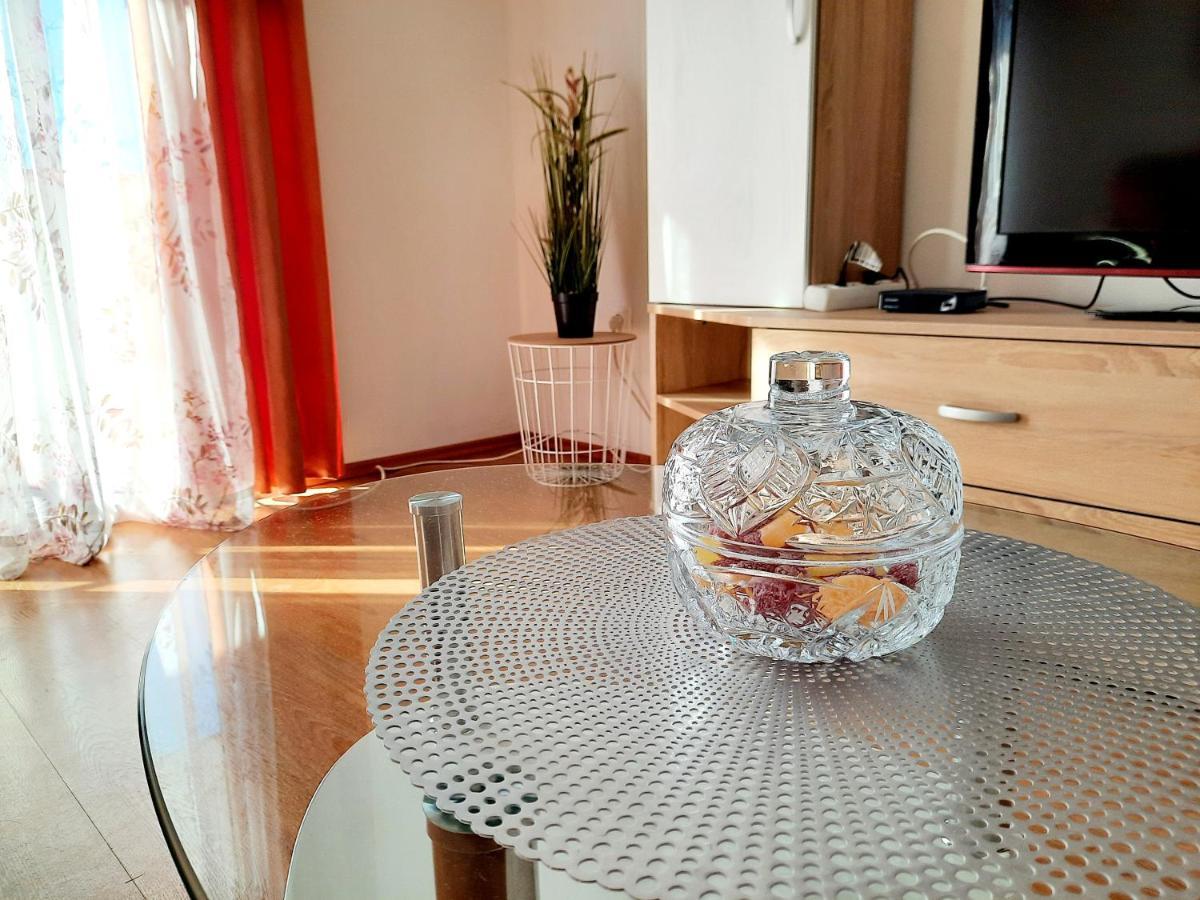 Lovely 3-Bedroom Apartment With Breathtaking View Dugi Rat Exterior photo